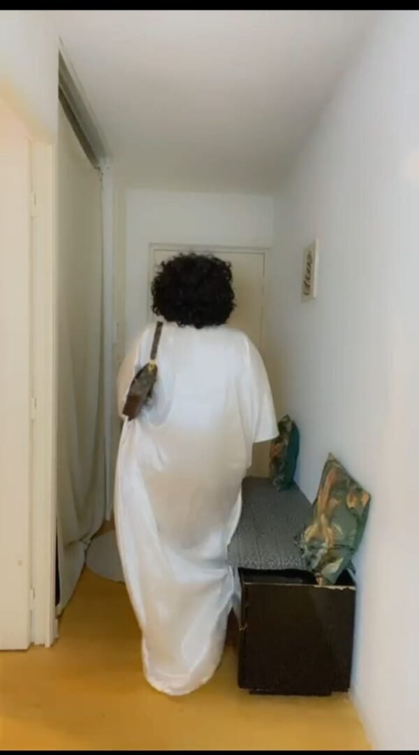 Robe Brodée Blanche – Image 3